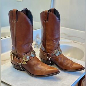Vintage dingo women’s Cowboy Boots size 8.5D , great condition clean interior
